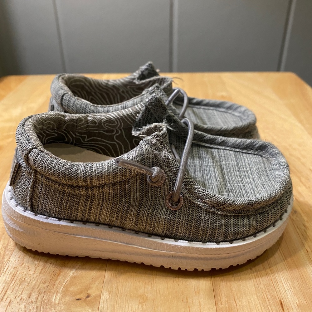 Worn once Toddler Hey Dudes